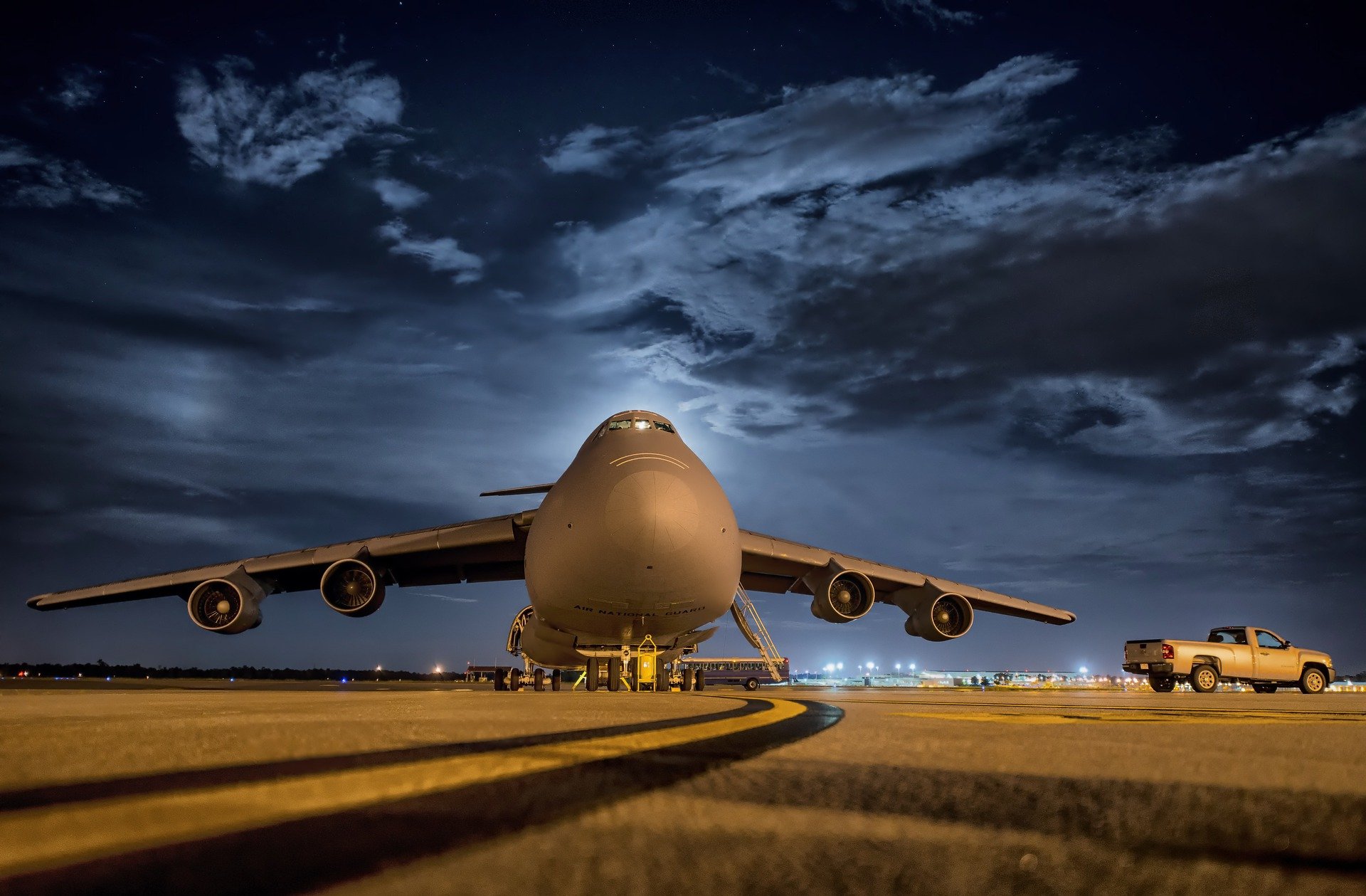 plane-170272_1920
